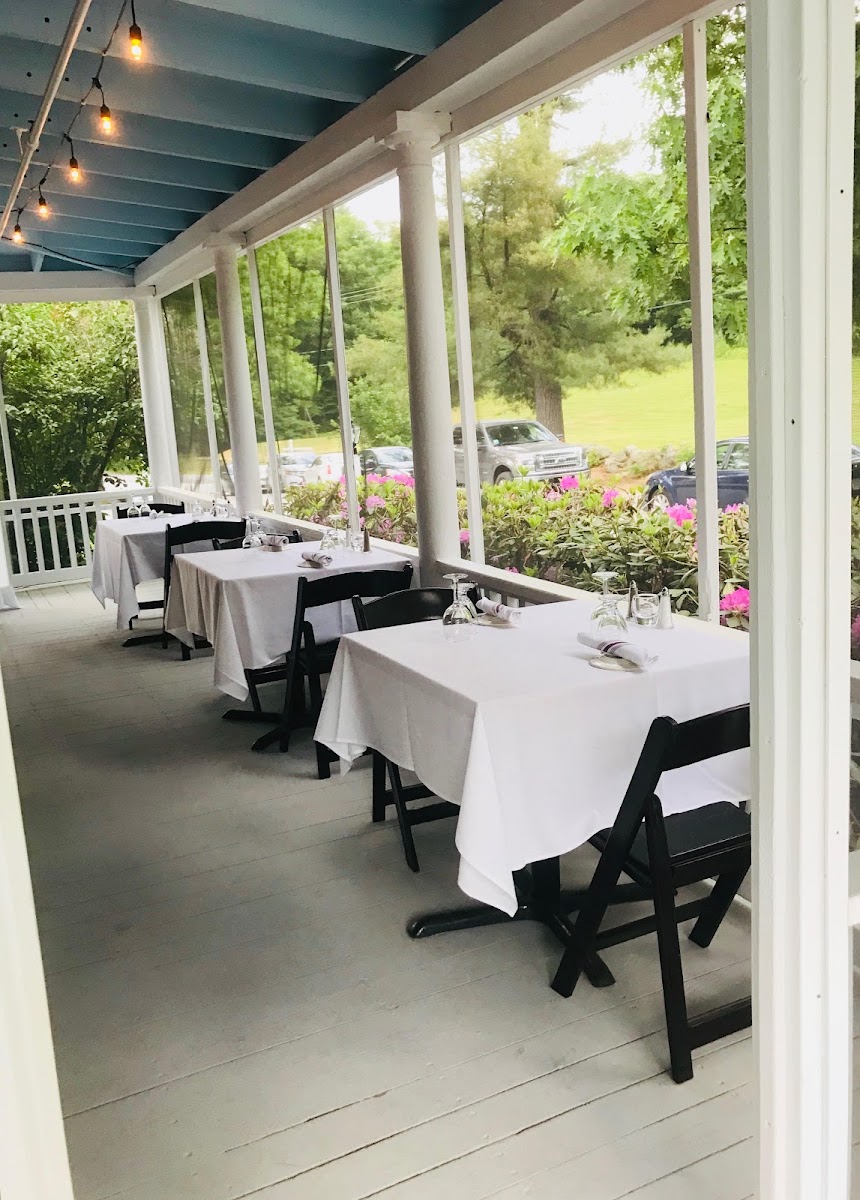 The Grove At Woodbound Inn