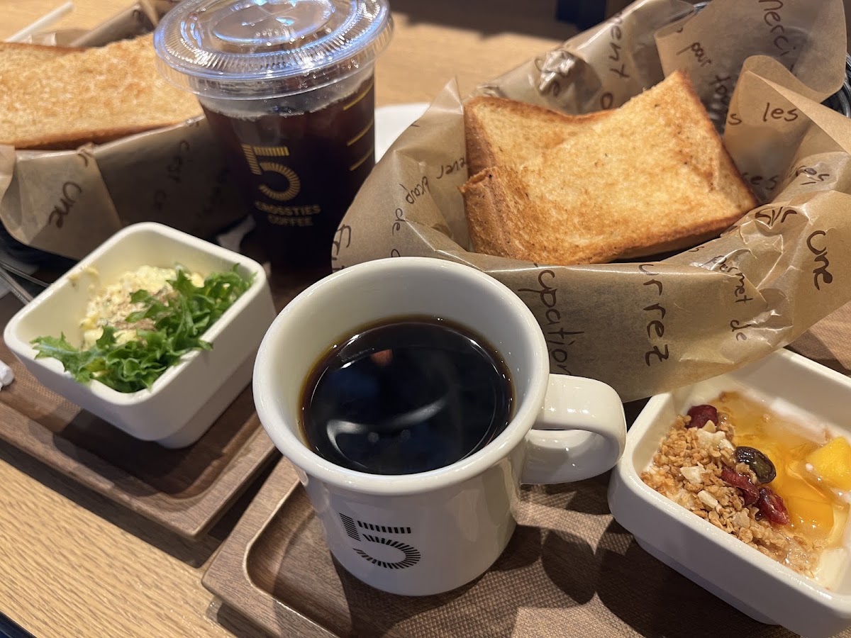 ５ Crossties Coffee