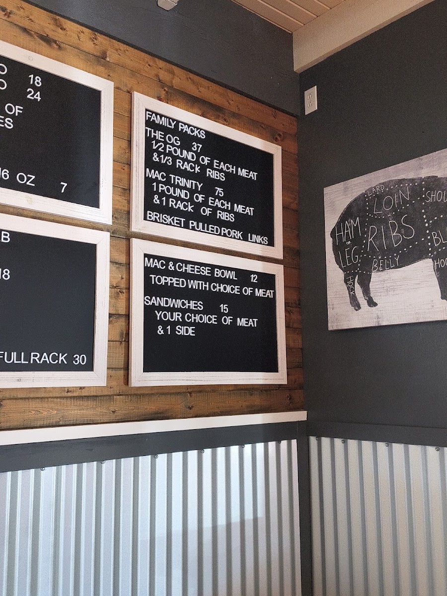 PAT E MAC’s BBQ & CATERING menu board