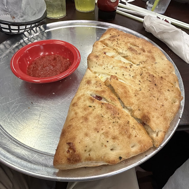 Luigi's Calzone