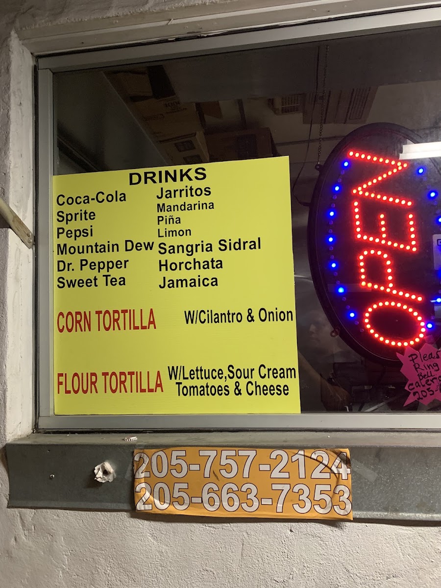 Pollo Goyo menu board