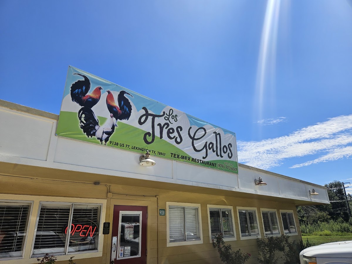 Los Tres Gallos Tex Mex Restaurant