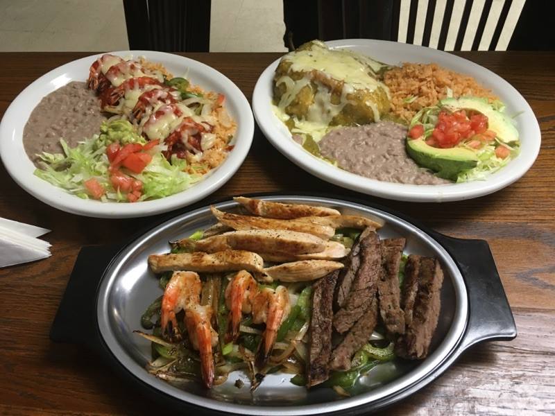 Los Tres Gallos Tex Mex Restaurant