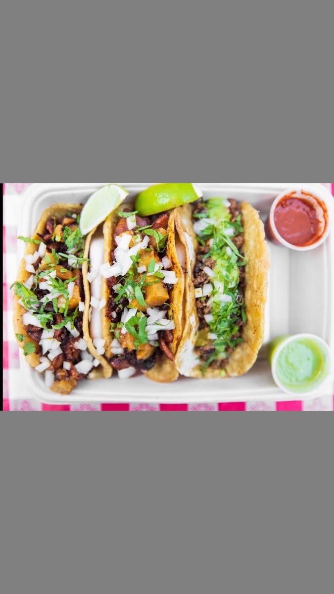 Las Tres Fronteras Tacos