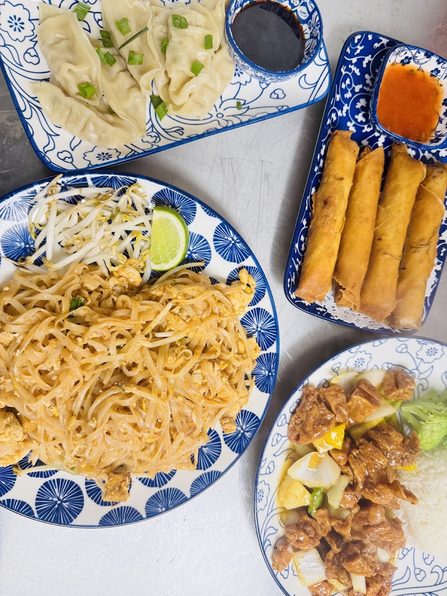 Golden Thai Food