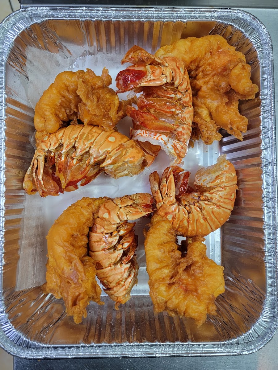 S & T Fish & Chicken (East 6 Mile)