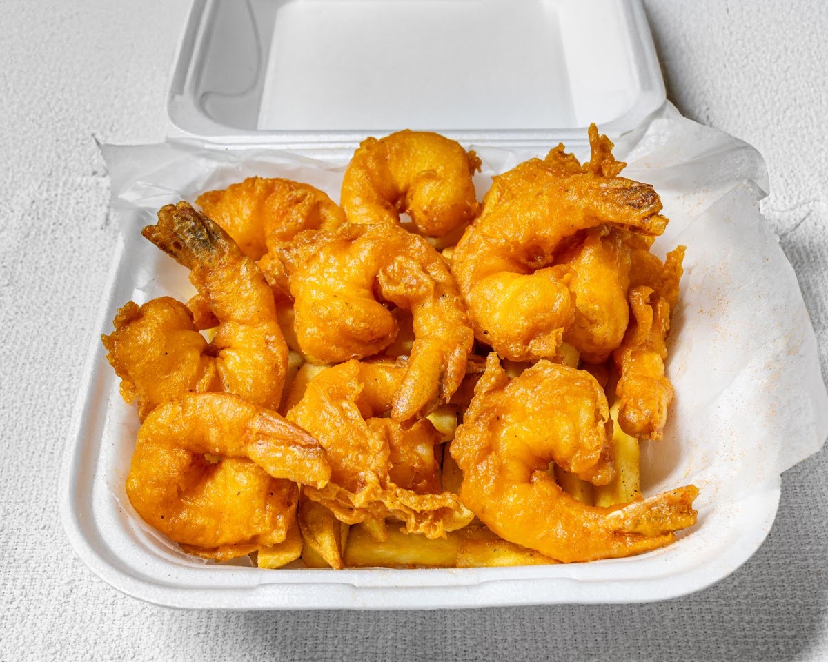 S & T Fish & Chicken (East 6 Mile)
