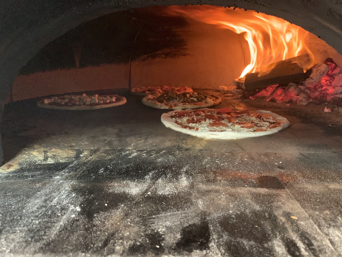 Revolution Road Pizza Co. (mobile food trailer)