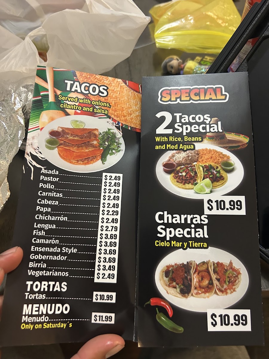 Taqueria Las 3 Charras menu board