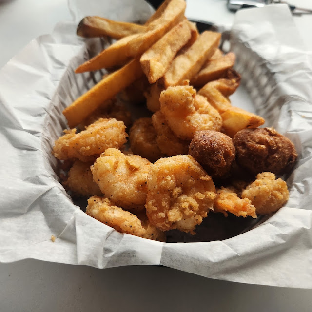 Fried Seafood Platter with Fries