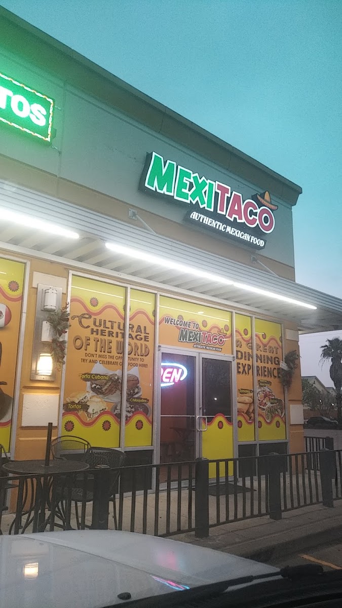 Dlicias Tacos & Bakery