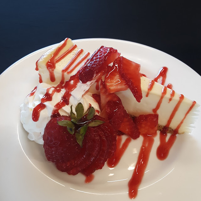 Catering Strawberry Cheesecake