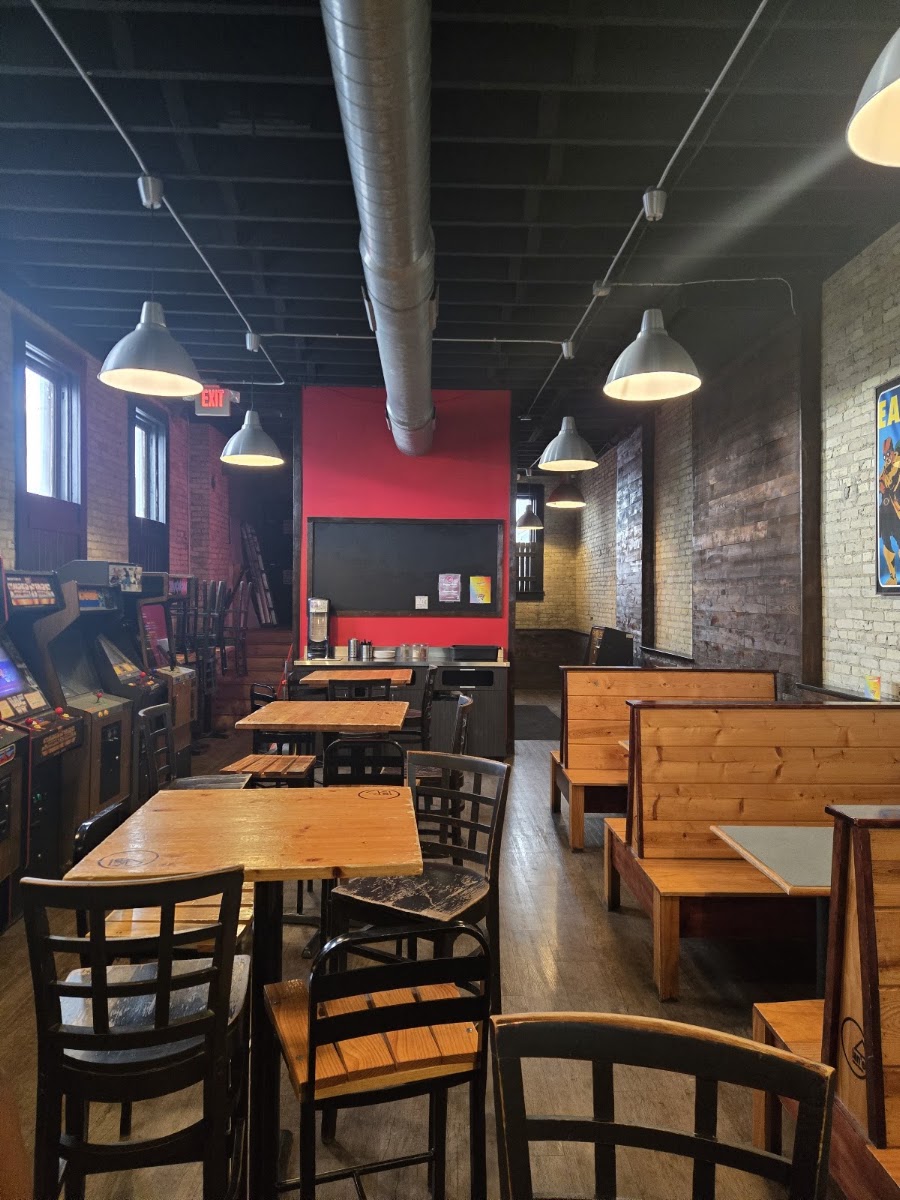 Ian's Pizza Milwaukee | Downtown