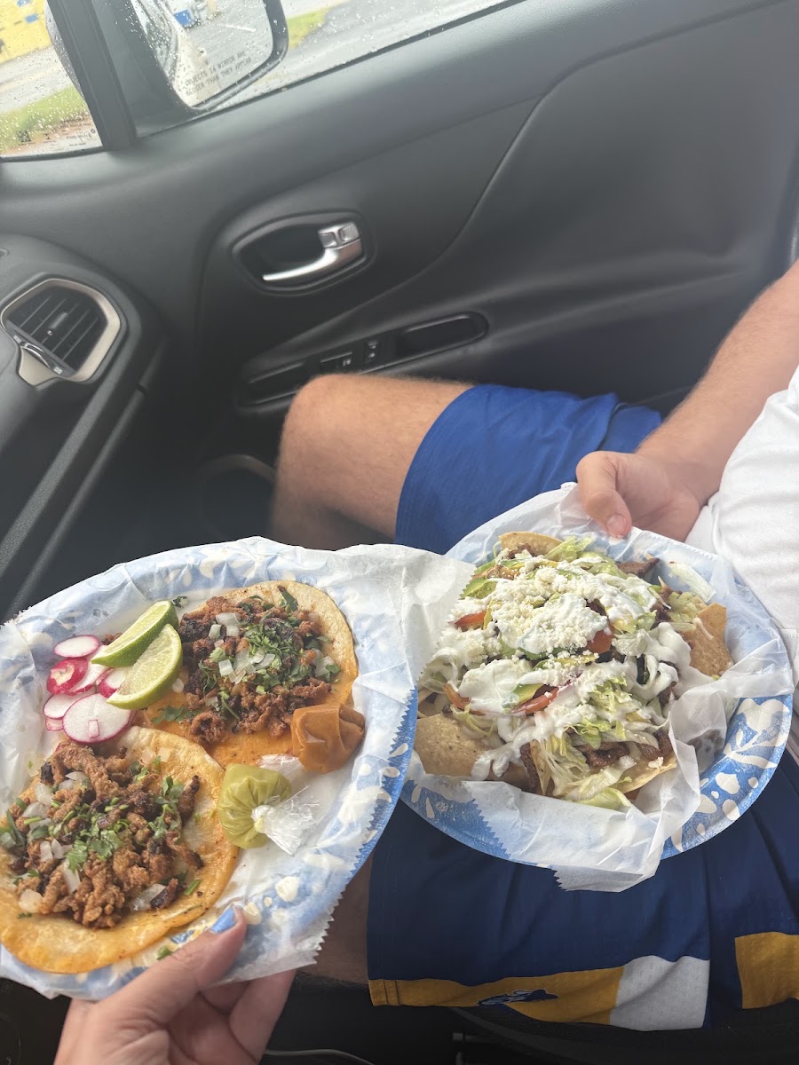 Tacos & Mariscos Dilcia’s Food Truck