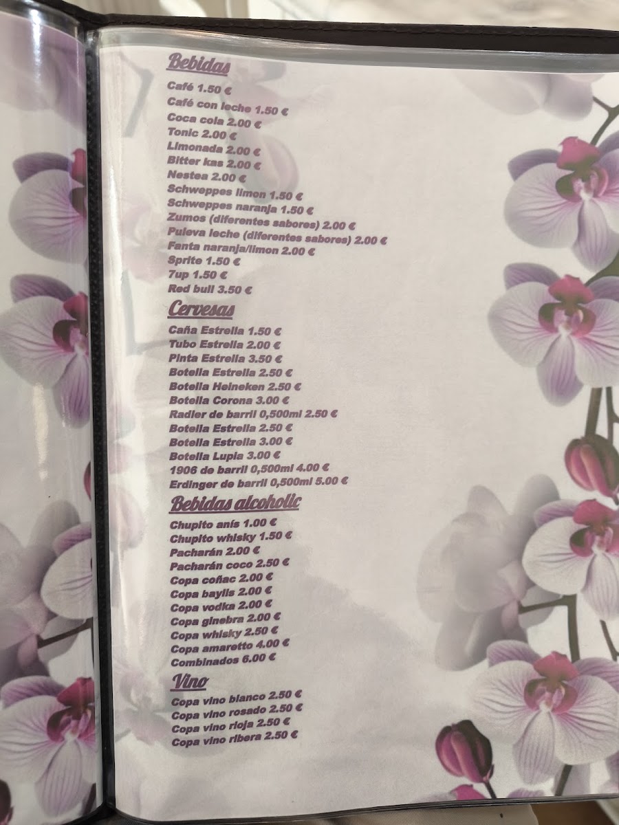 Cafeteria Las Orquideas menu board
