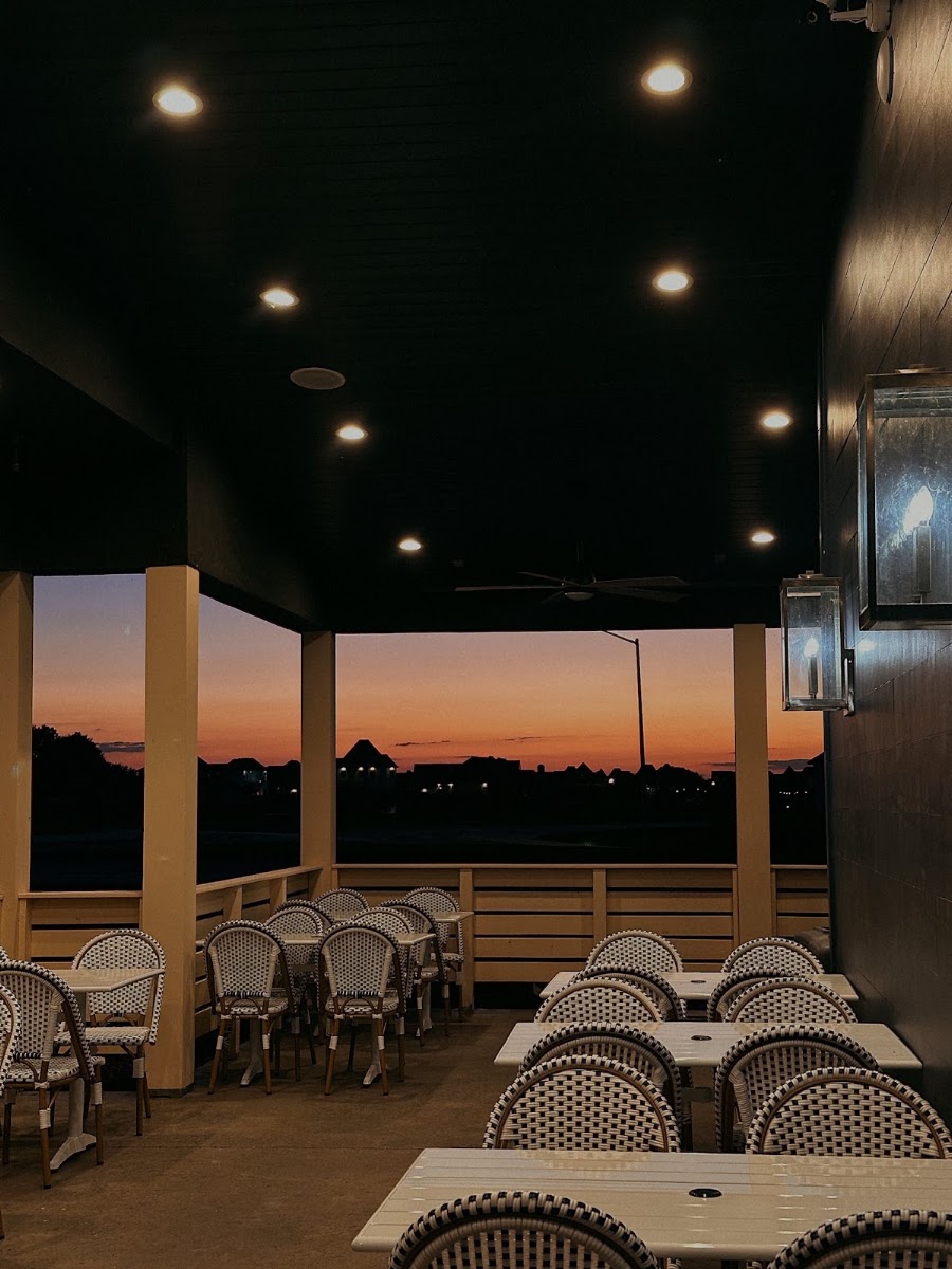 CENTRAL Pizza + Bar Broussard