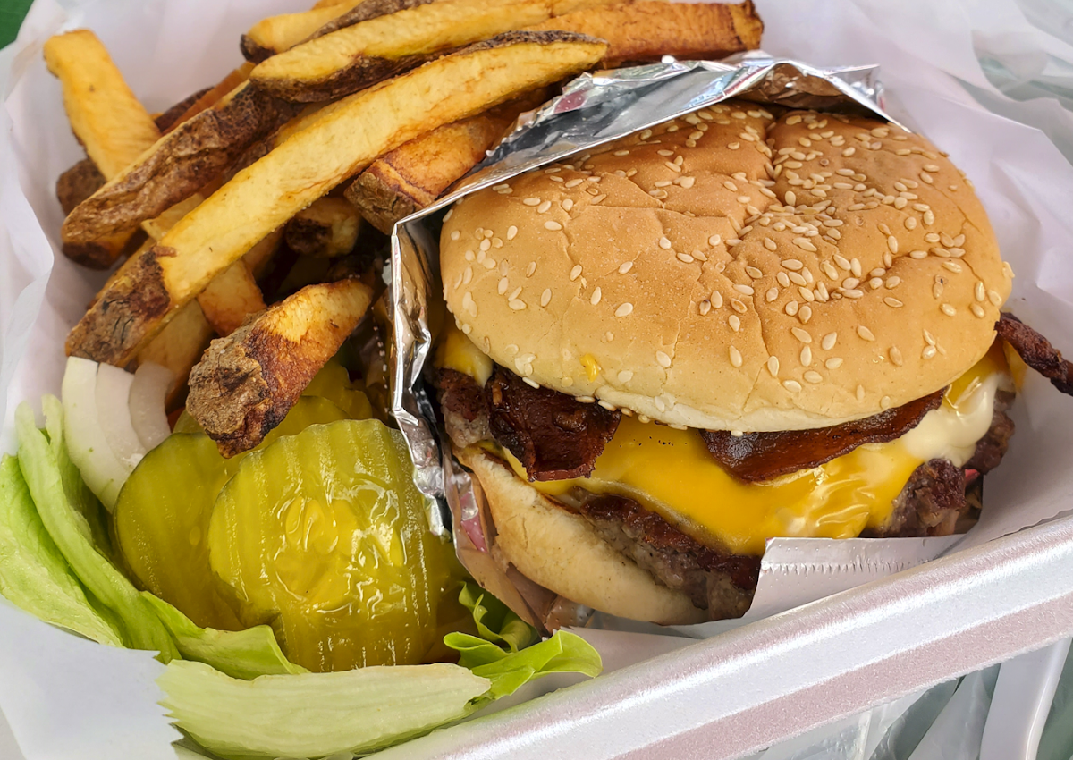 Shirley's Southalley Foodtrailer