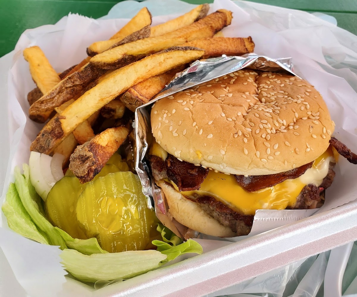 Shirley's Southalley Foodtrailer