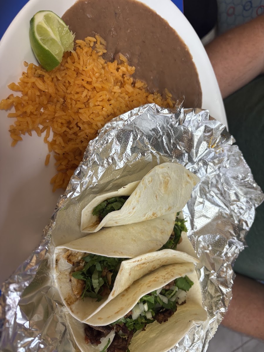 Los Castaneda’s Restaurant & Deli