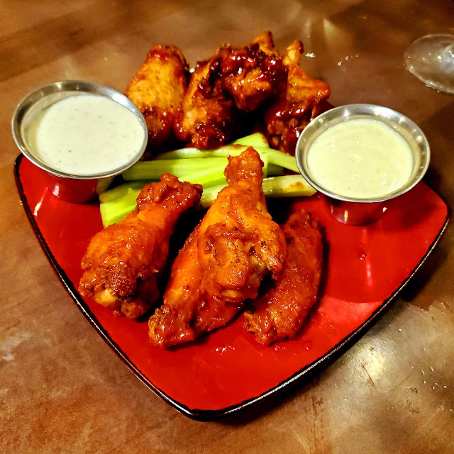 BBQ and Buffalo Chicken Wings