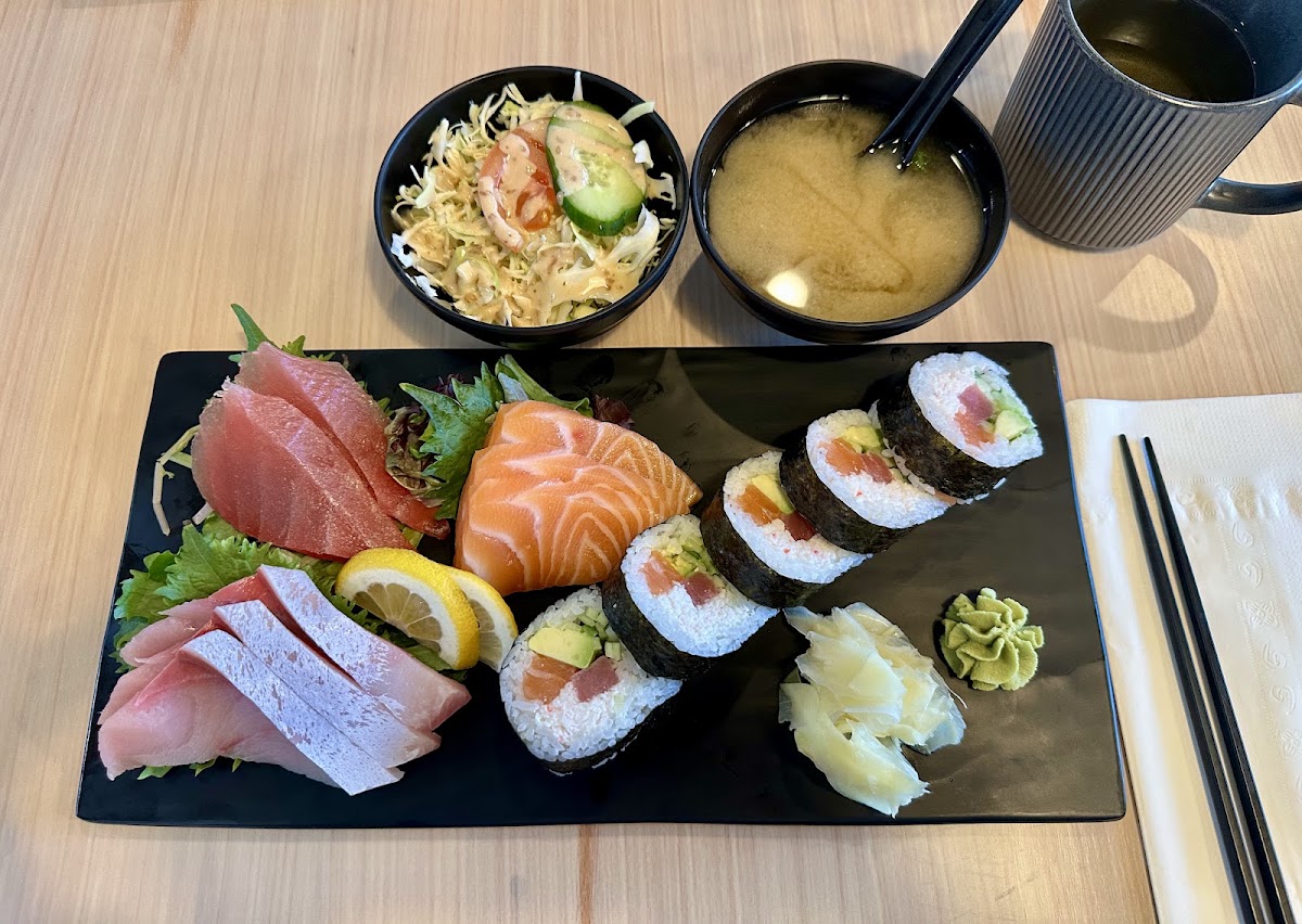 SUSHI & BOWLS