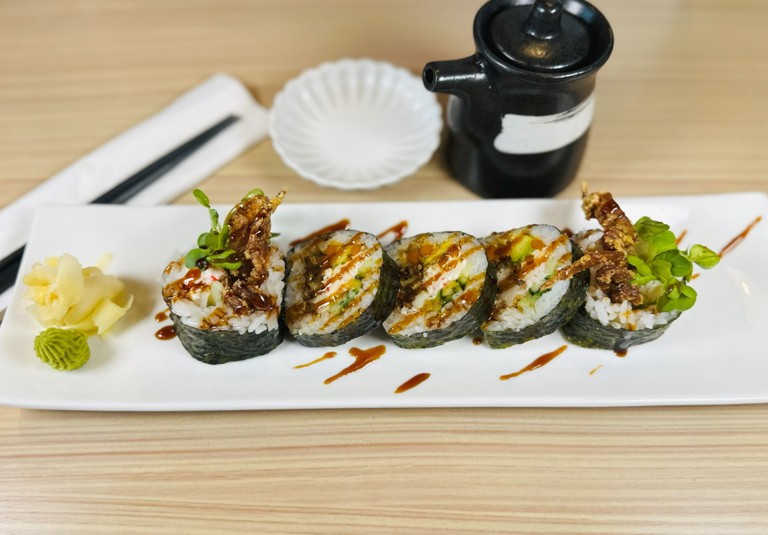 SUSHI & BOWLS