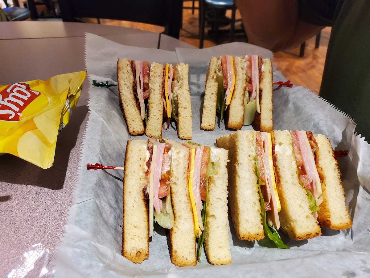 Cubi Bar Café