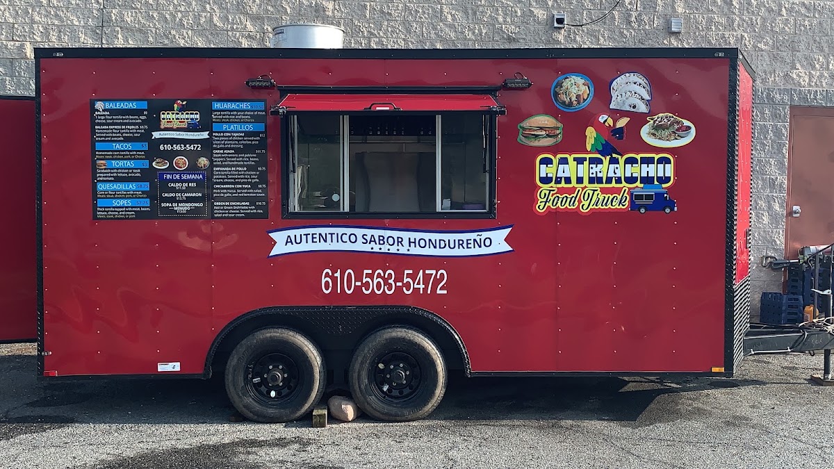 CATRACHO FOOD TRUCK menu board