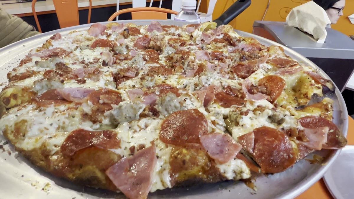 Fan Cave Pizzeria Parsons