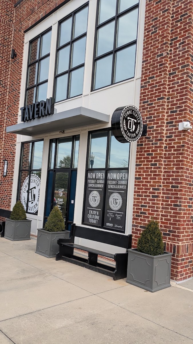 Towne Center Tavern