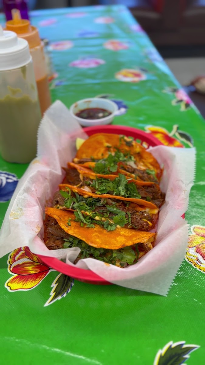 Taqueria Y Panadería La Calentana