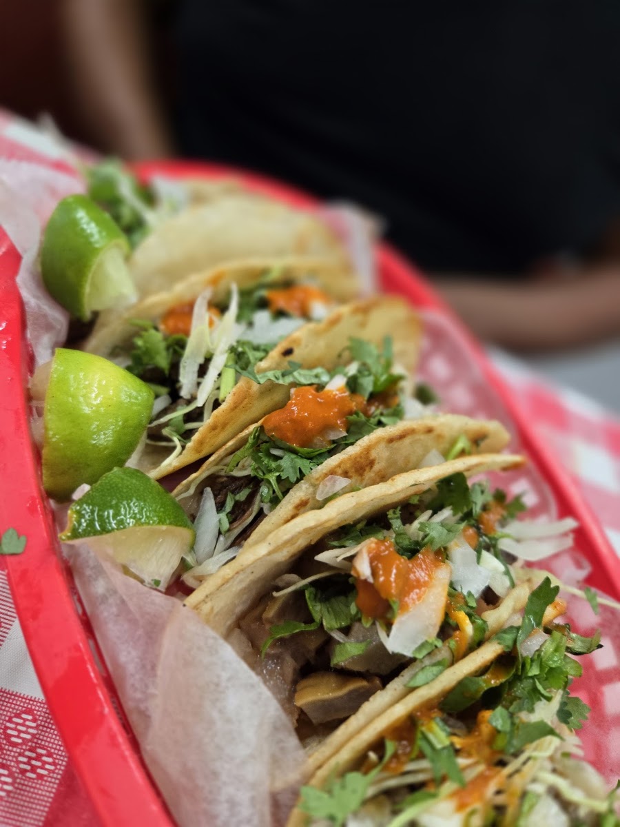 Taqueria Y Panadería La Calentana