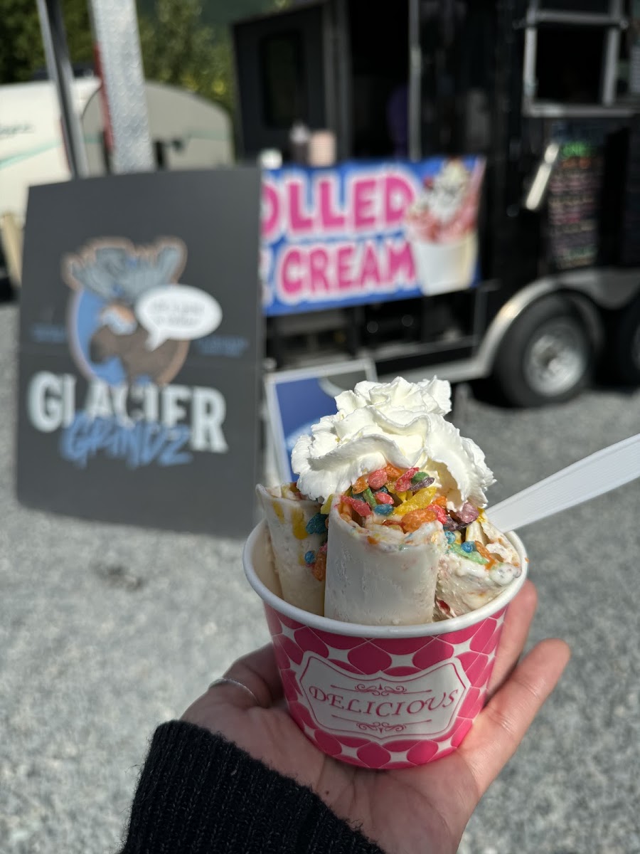 Glacier Grindz Food Truck