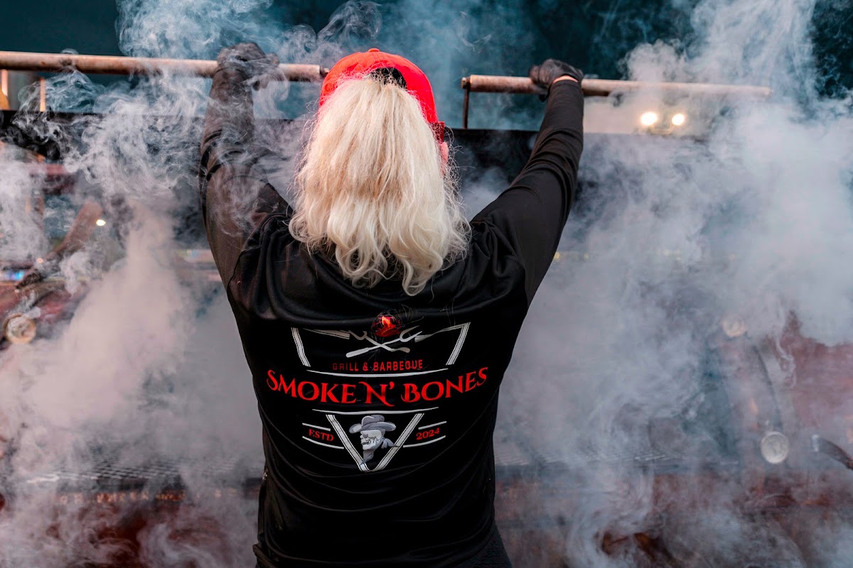 Smoke N’ Bones BBQ