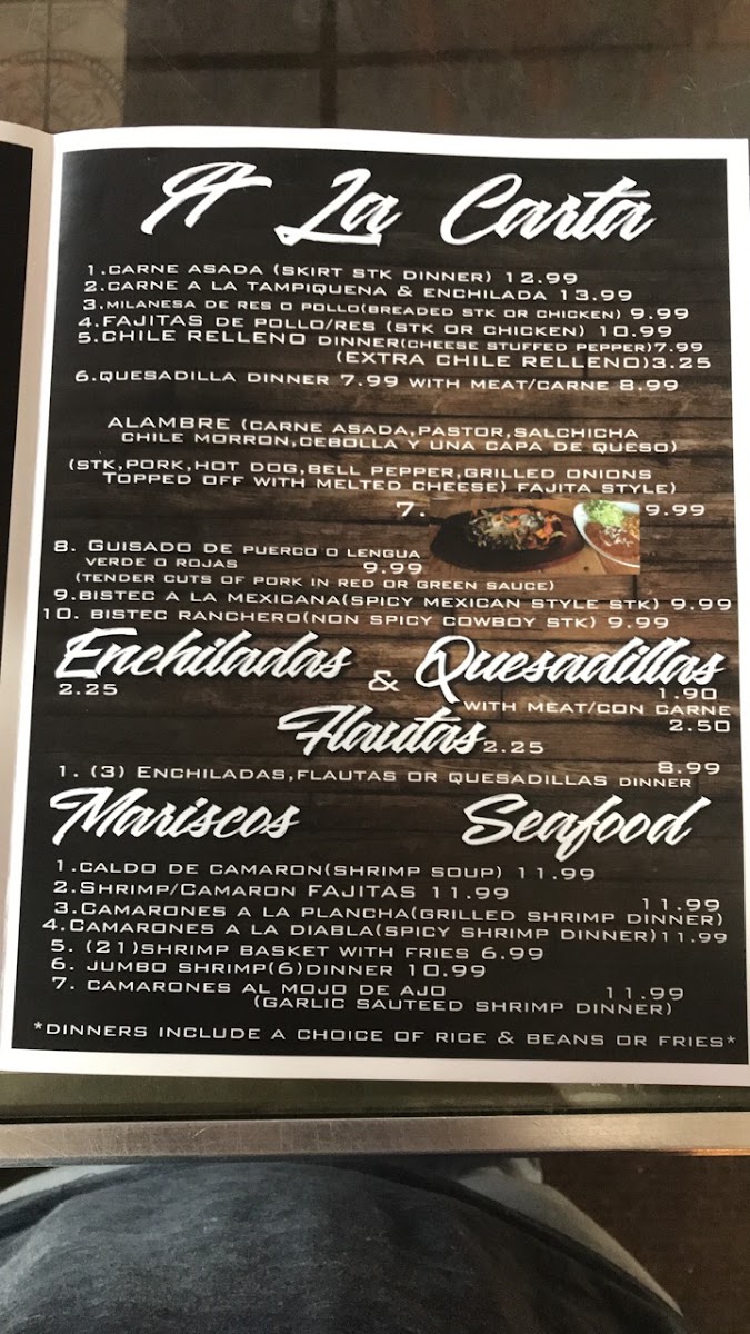 Los Cantaritos menu board