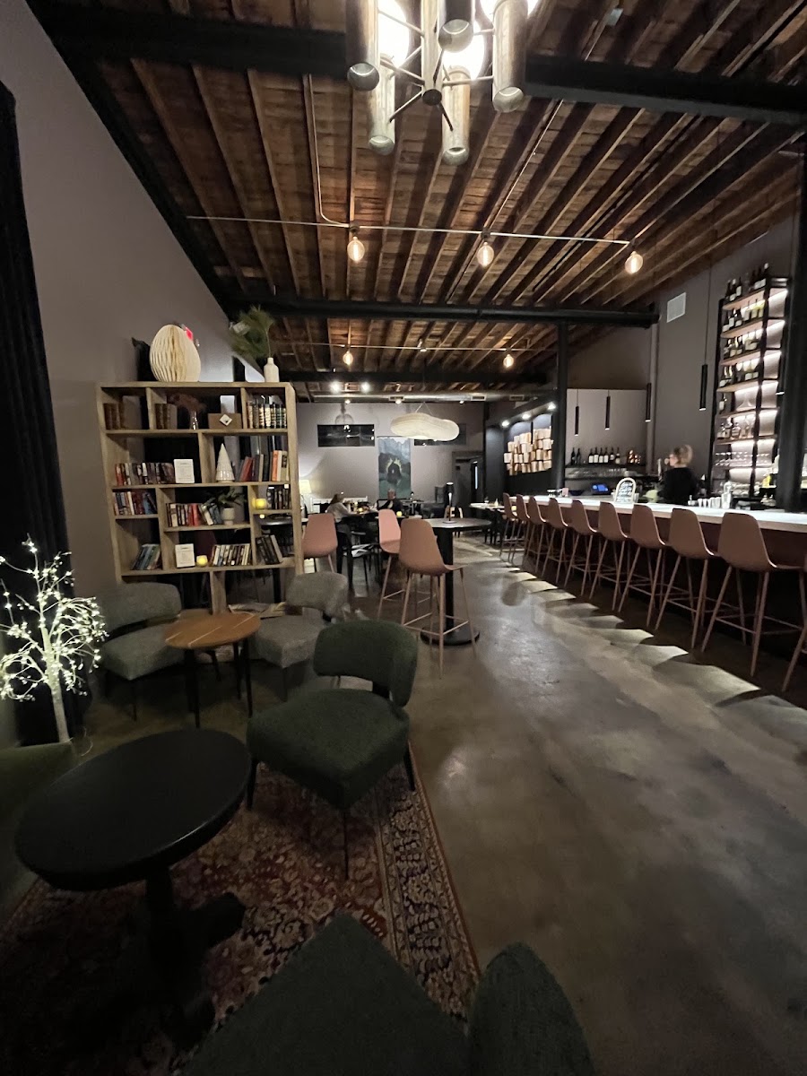 Longstory Wine Bar & Restaurant