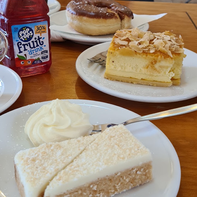Lemon Cheesecake