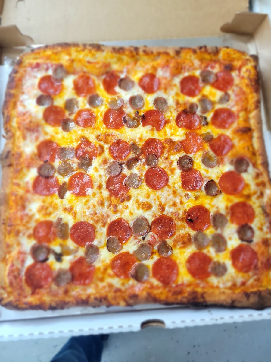 Brothers pizzeria Inc