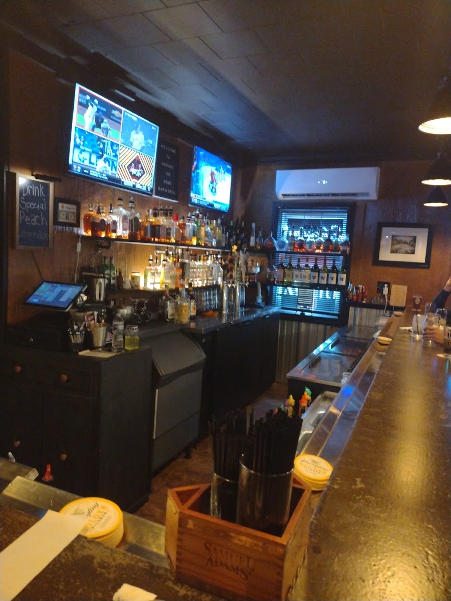 Around The Bend Bar & Grill