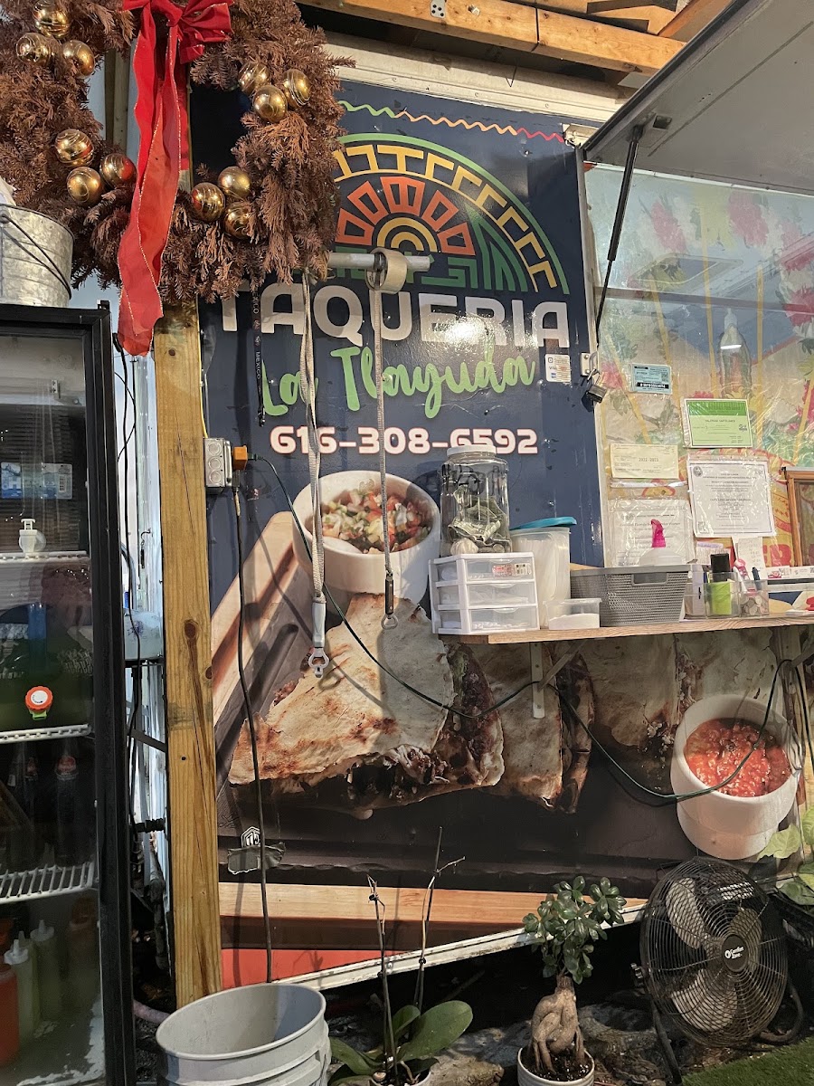 Taqueria la tlayuda