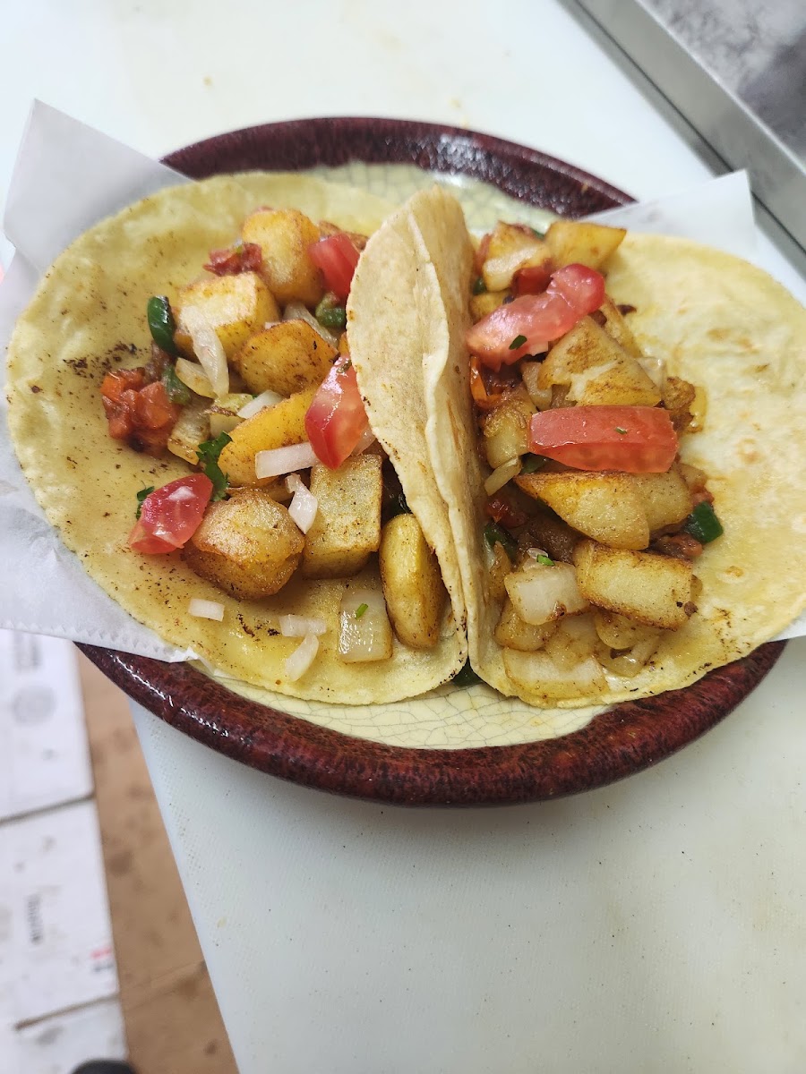 Tacos & Mariscos chelito's