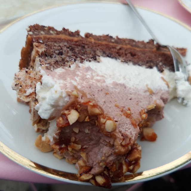 Erdnuss-salzkaramelltorte