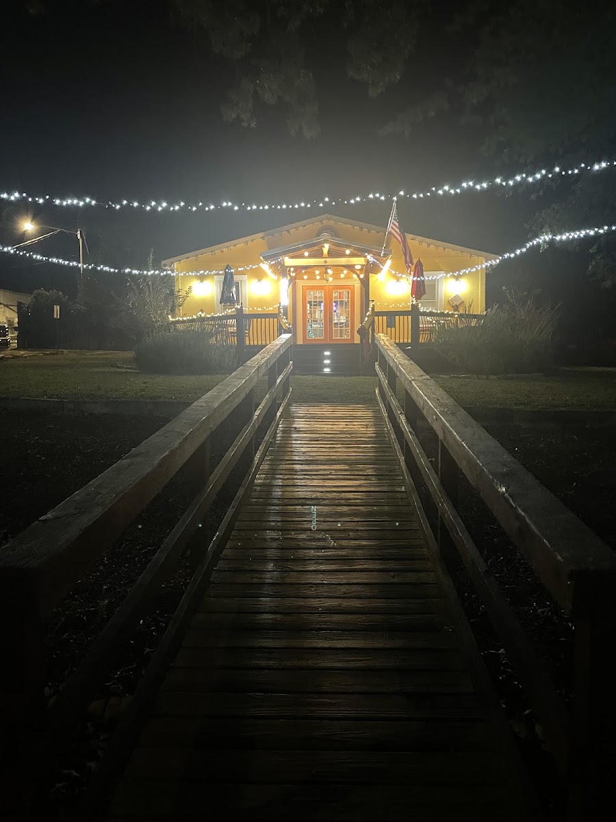 Southern Drawl Bar & Grille