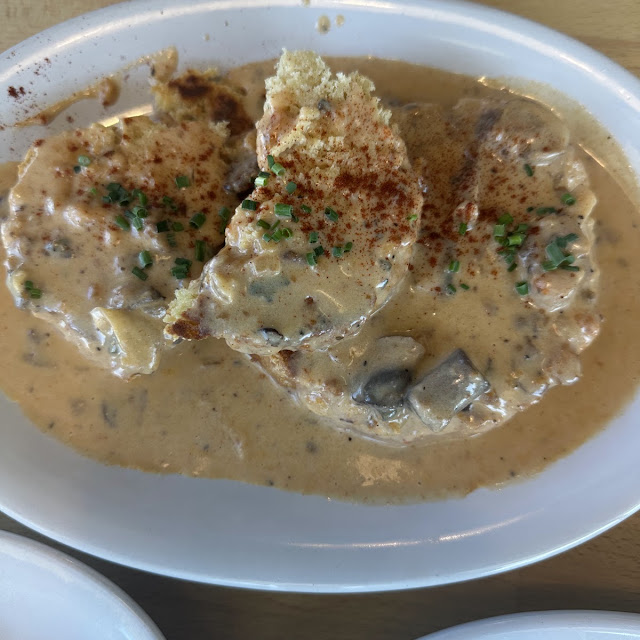 Biscuit & Gravy