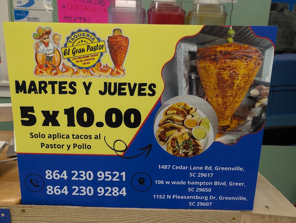 Taquería el Gran Pastor menu board