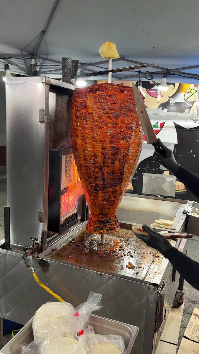 Leo's Tacos Truck
