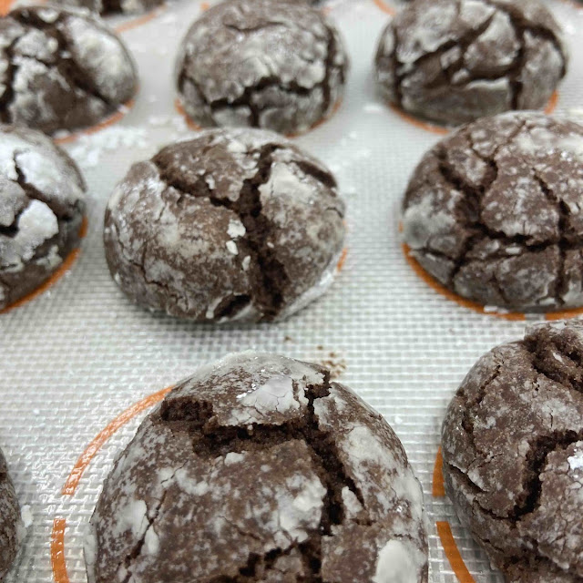Cocoa Crinkle Cookie