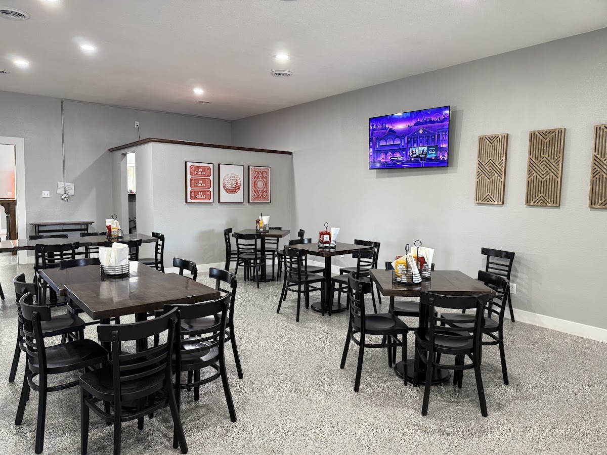 Birdies Bar & Grill