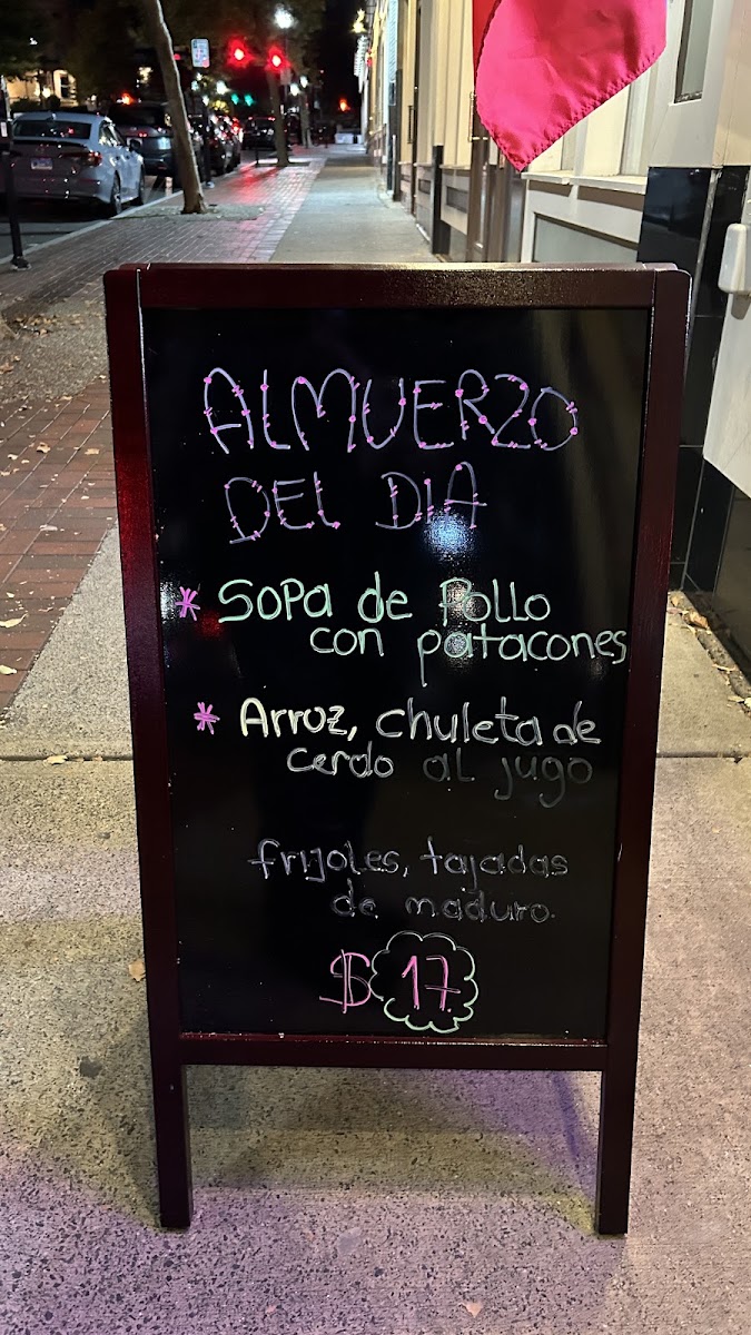 DELICIAS MAR Y TIERRA menu board