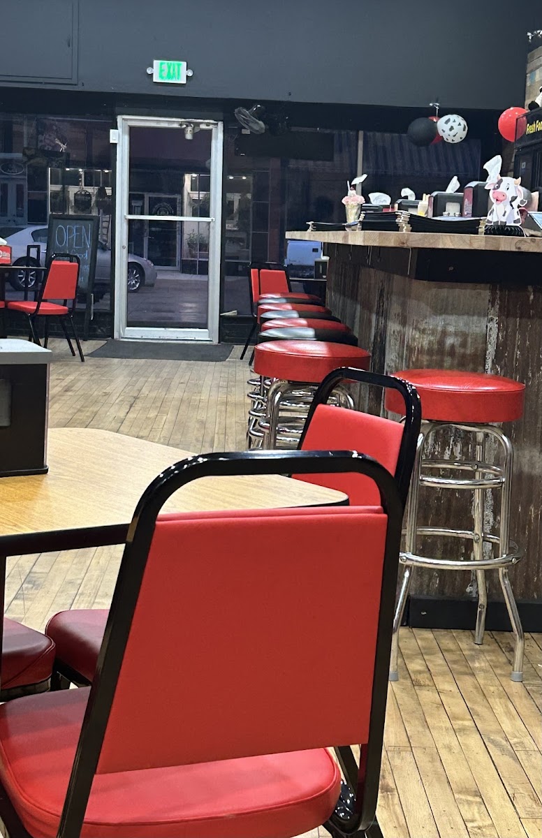Udders Burgers & More